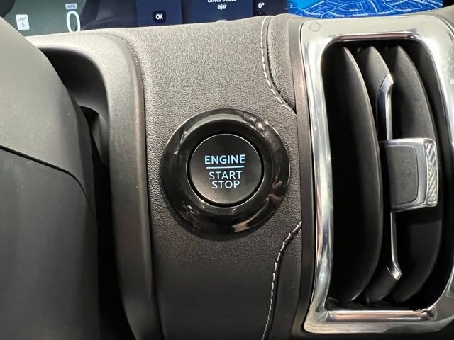 Used 2025 Ford Expedition Platinum AWD/4WD image 31