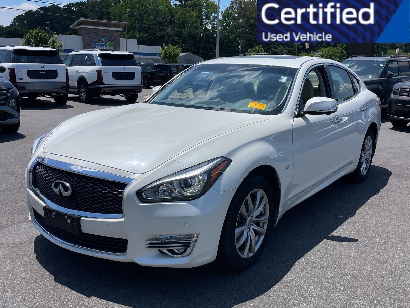 Used 2019 INFINITI Q70 Luxe AWD/4WD image 1