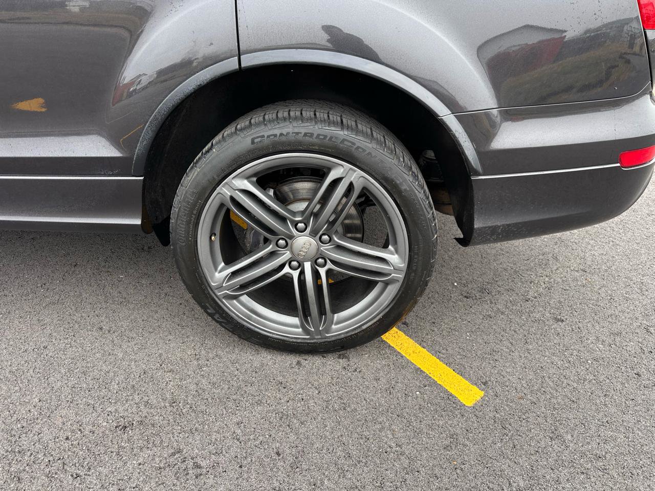 Used 2014 Audi Q7 3.0T S line Prestige w/ S Line Package image 9