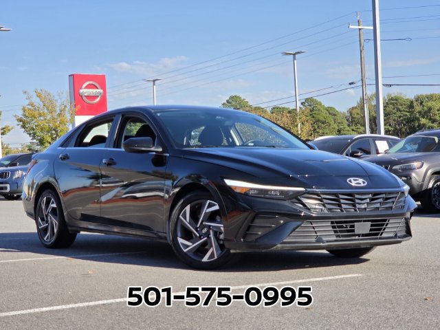 Used 2025 Hyundai Elantra SEL FWD image 23