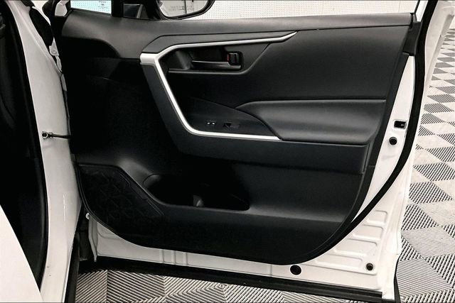 Used 2025 Toyota RAV4 LE image 21