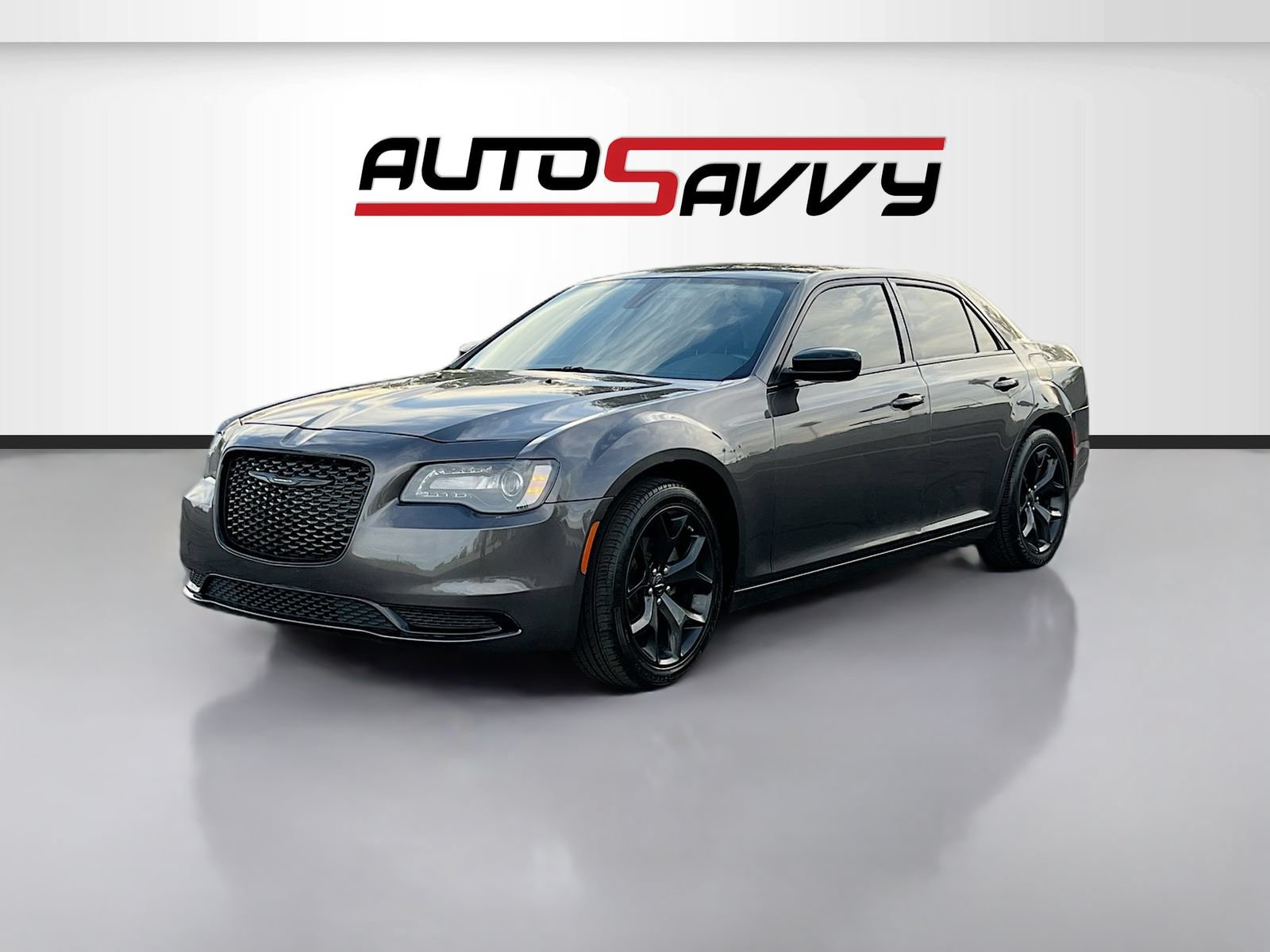 Used 2022 Chrysler 300 Touring w/ Sport Appearance Package RWD image 3