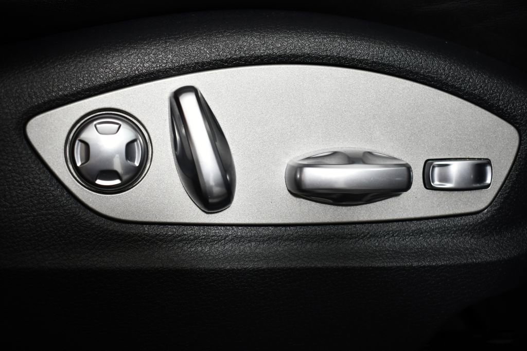 Used 2016 Porsche Macan S w/ Premium Package Plus image 45