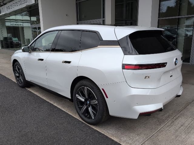 New 2026 BMW iX xDrive45 image 9