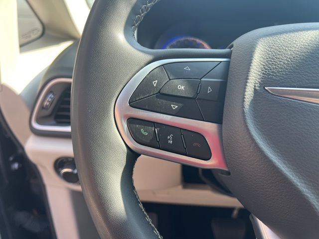Used 2023 Chrysler Voyager LX image 11