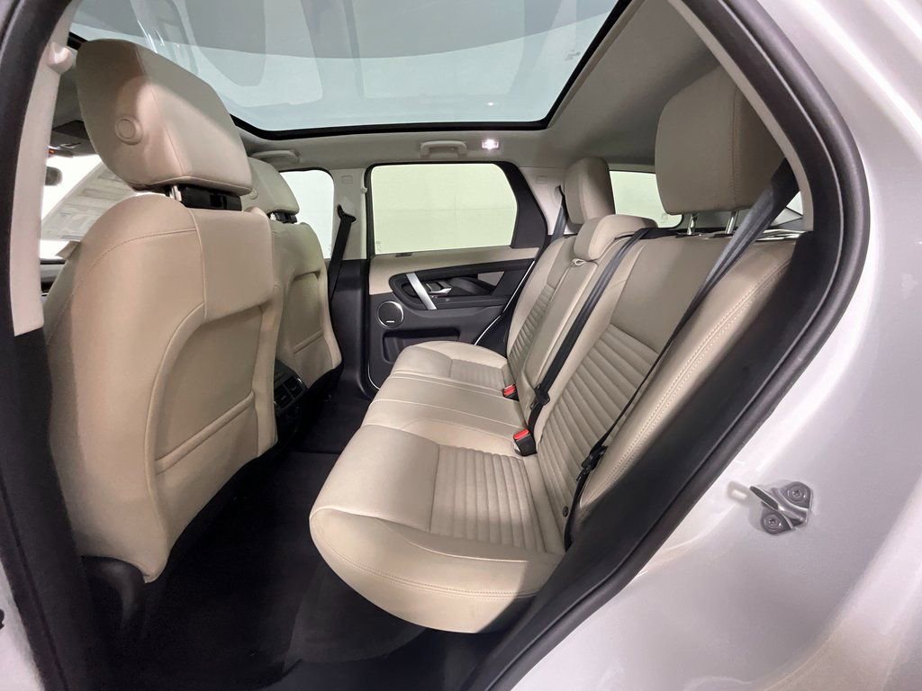Used 2025 Land Rover Discovery Sport S image 26