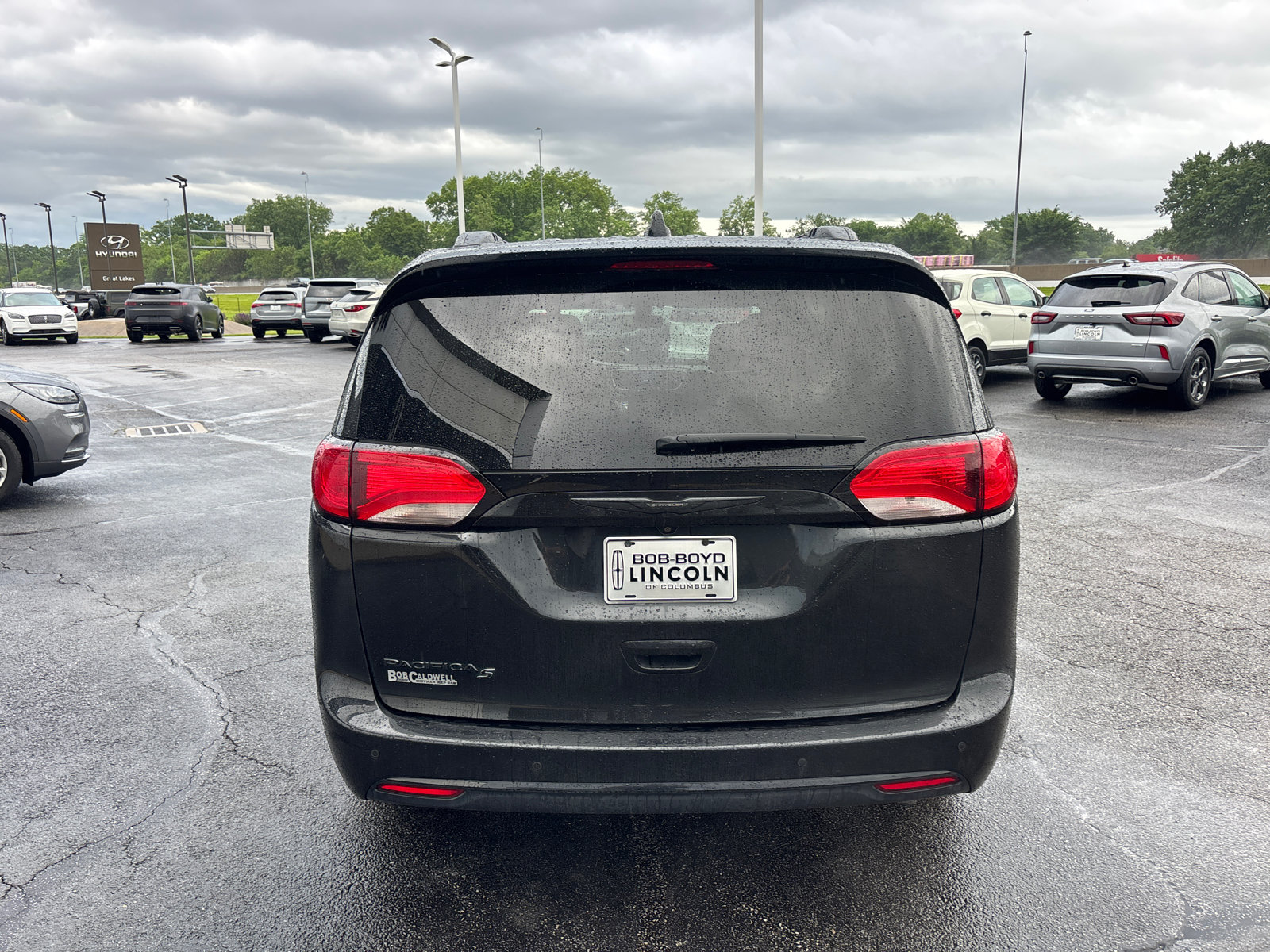 Used 2020 Chrysler Pacifica Touring-L Plus FWD image 6