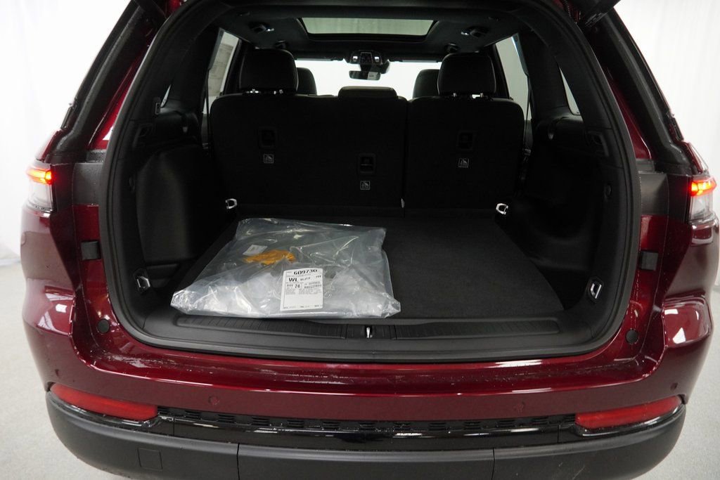 New 2025 Jeep Grand Cherokee Limited image 33