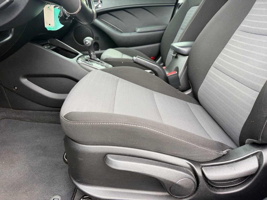 Used 2018 Kia Forte S FWD image 11