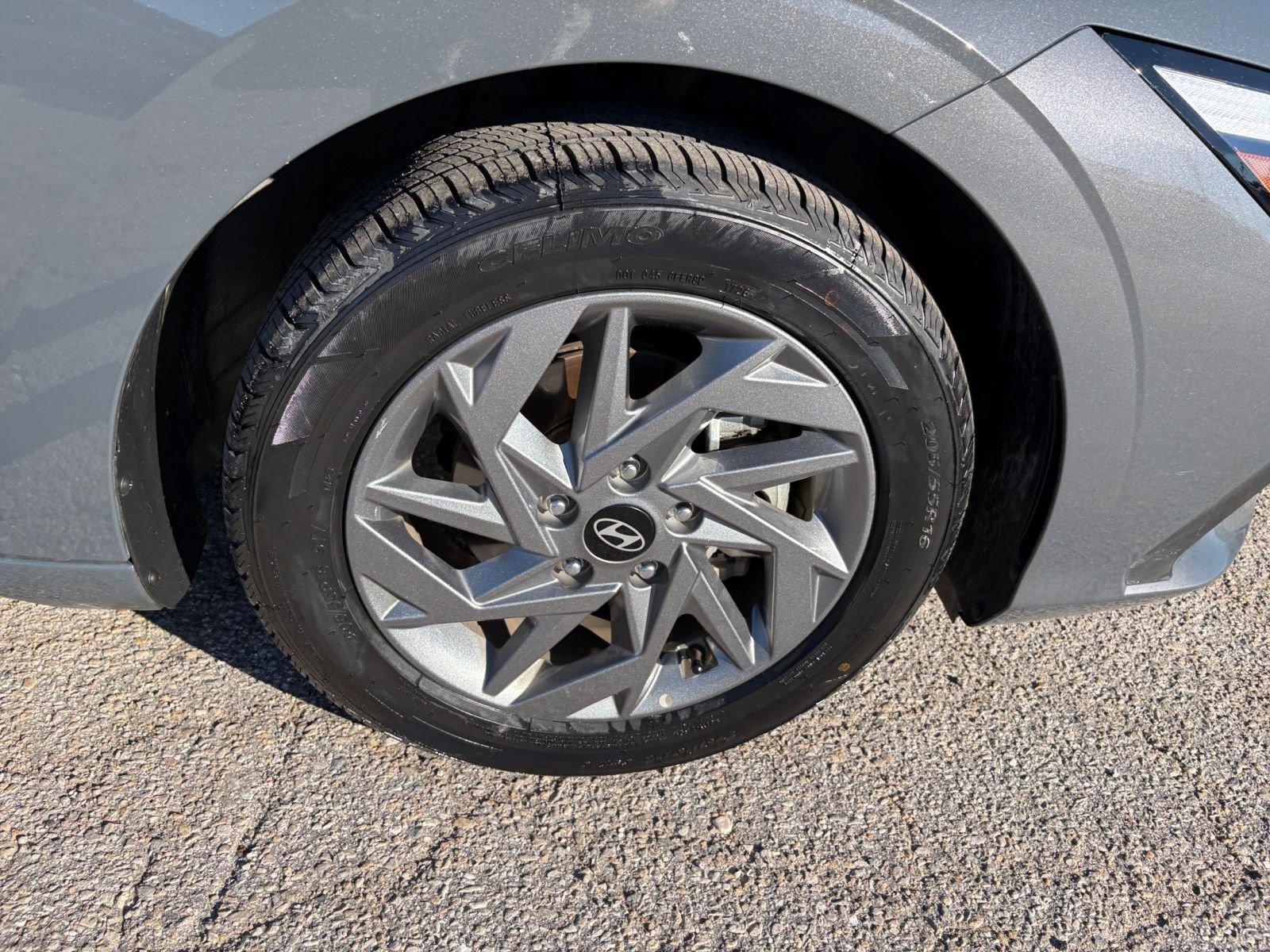 Used 2026 Hyundai Elantra Hybrid FWD image 29