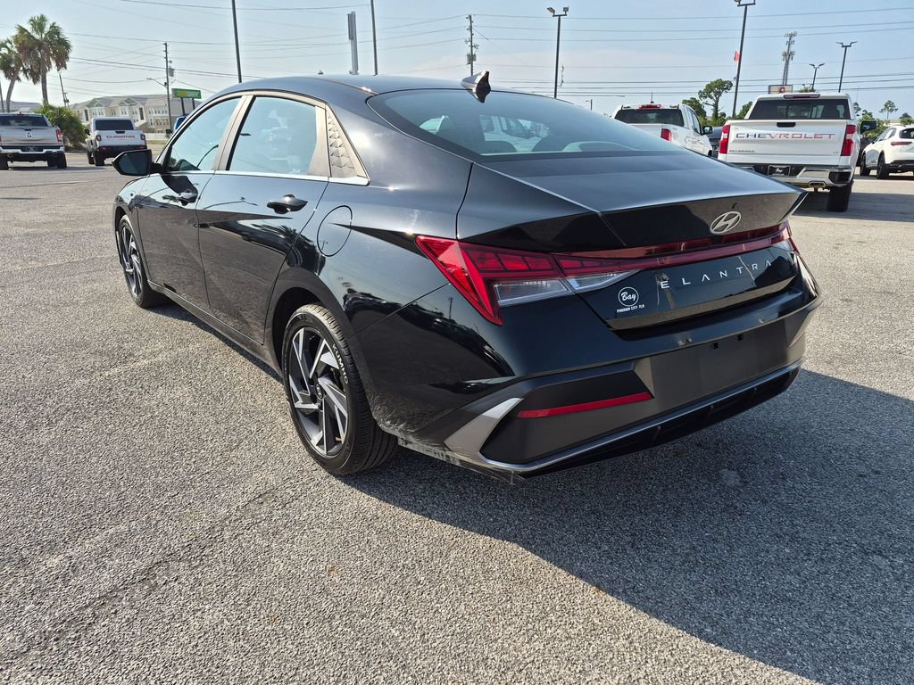 Used 2024 Hyundai Elantra SEL w/ Convenience Package FWD image 8