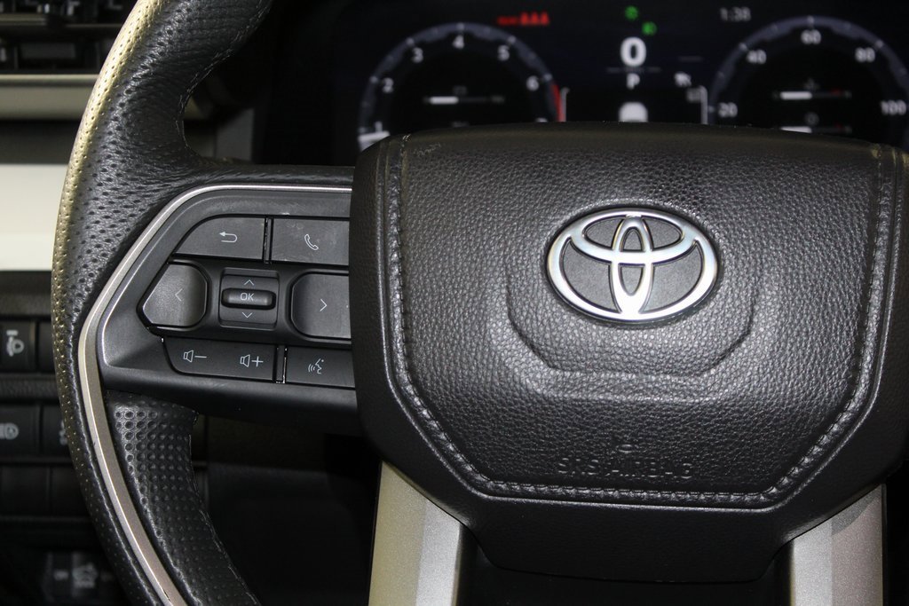 Used 2024 Toyota Tacoma TRD Off-Road image 17