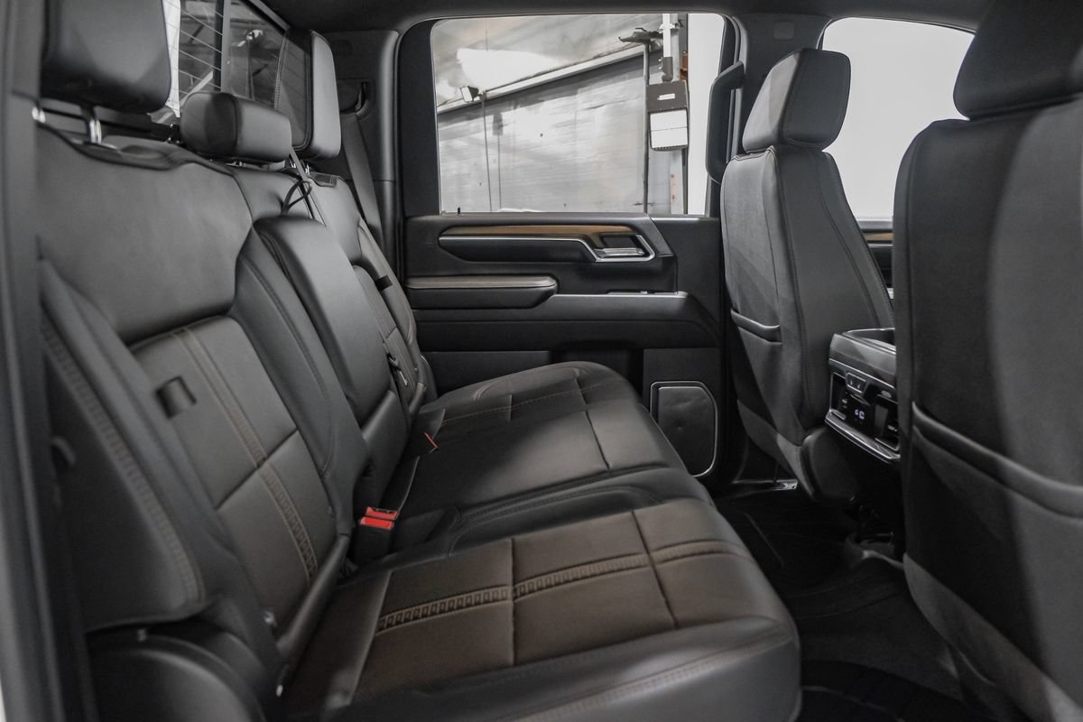 Used 2025 Chevrolet Silverado 3500 High Country w/ High Country Premium Package AWD/4WD image 35