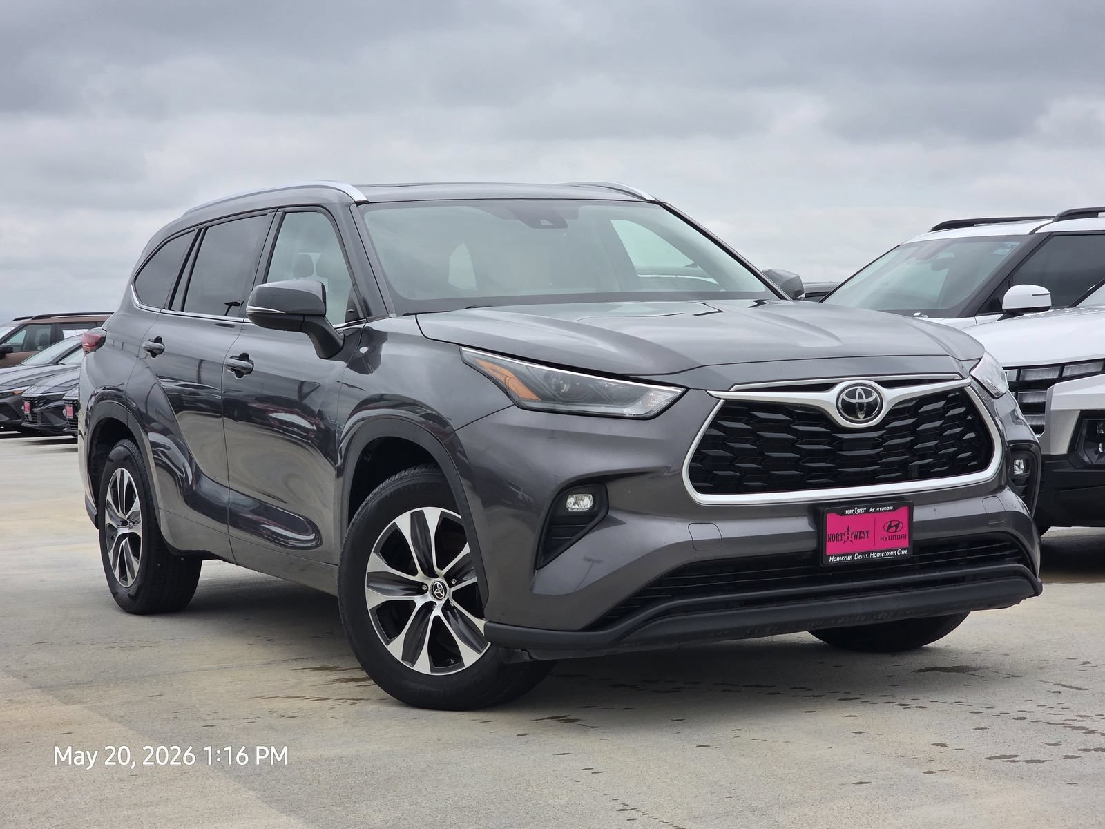 Used 2021 Toyota Highlander XLE