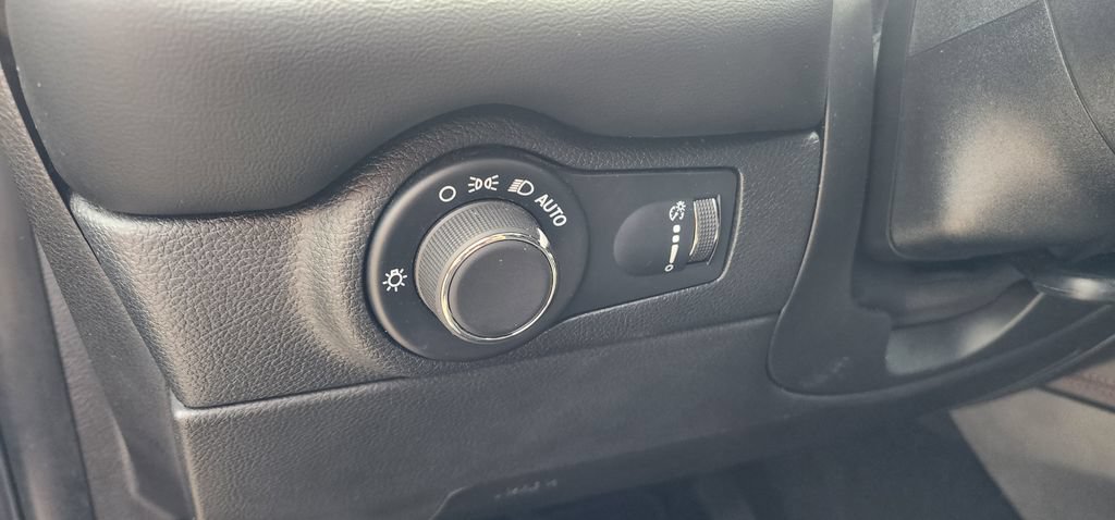 Used 2025 Dodge Durango GT AWD/4WD image 26