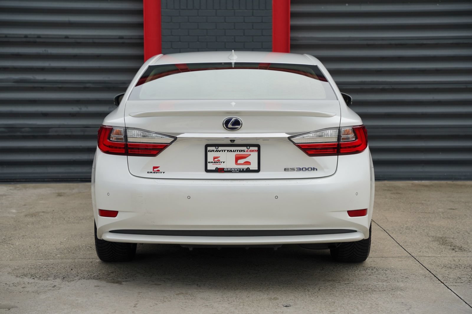 Used 2016 Lexus ES 300h w/ Ultra Luxury Package FWD image 8