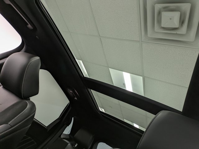 Used 2022 Ford Edge ST w/ Equipment Group 401A image 21