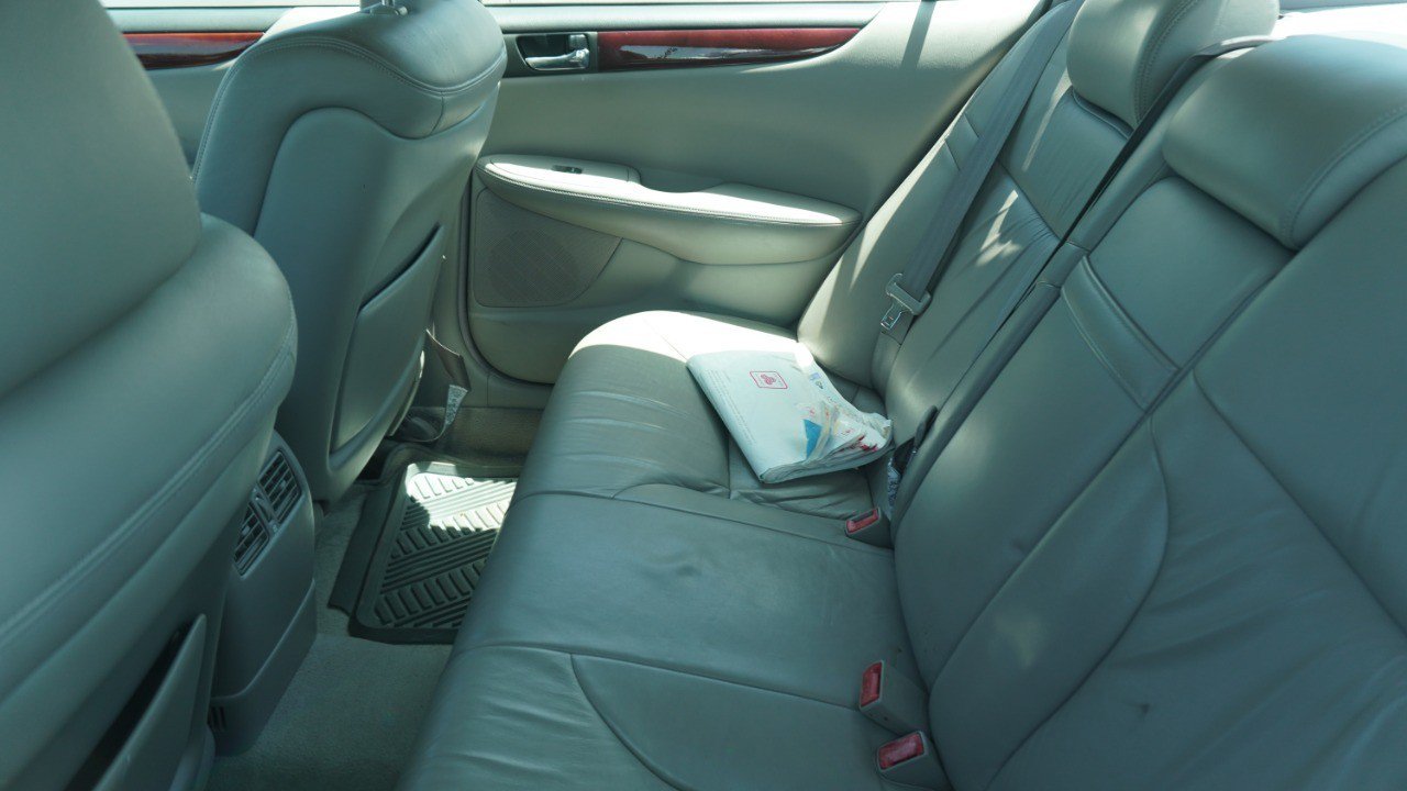 Used 2002 Lexus ES 330 w/ Premium Pkg FWD image 11