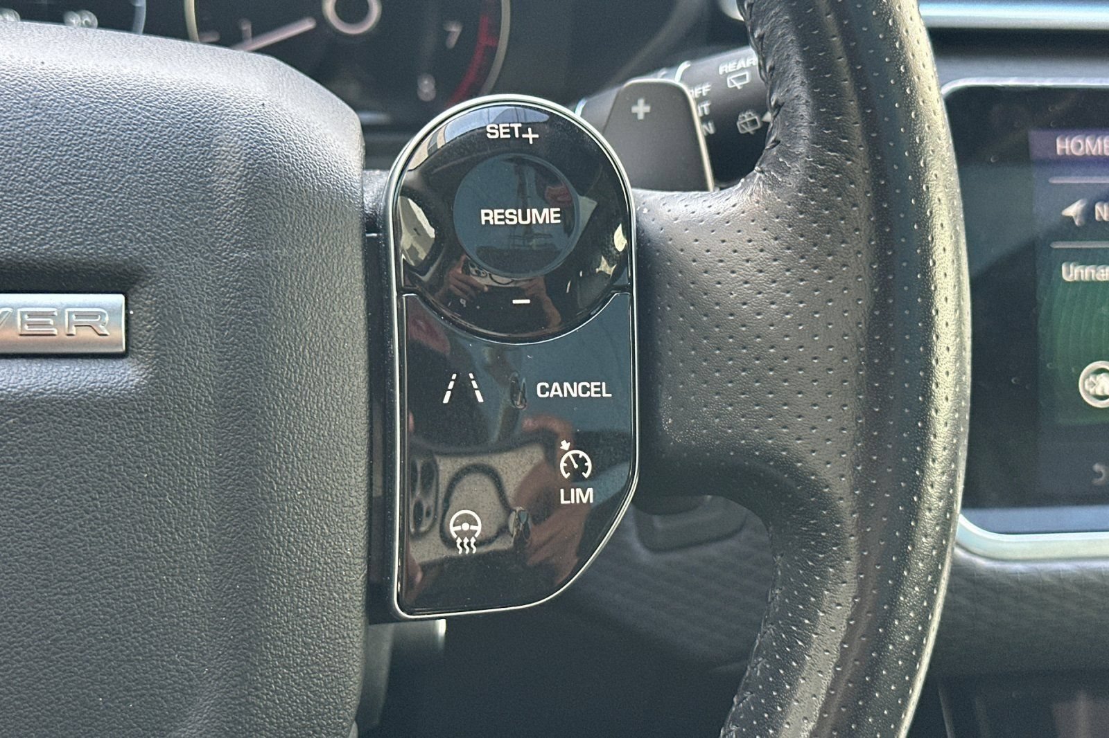 Used 2020 Land Rover Range Rover Velar S AWD/4WD image 30