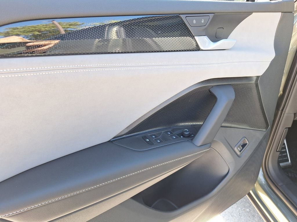 New 2026 Volkswagen Tiguan SE R-Line image 18