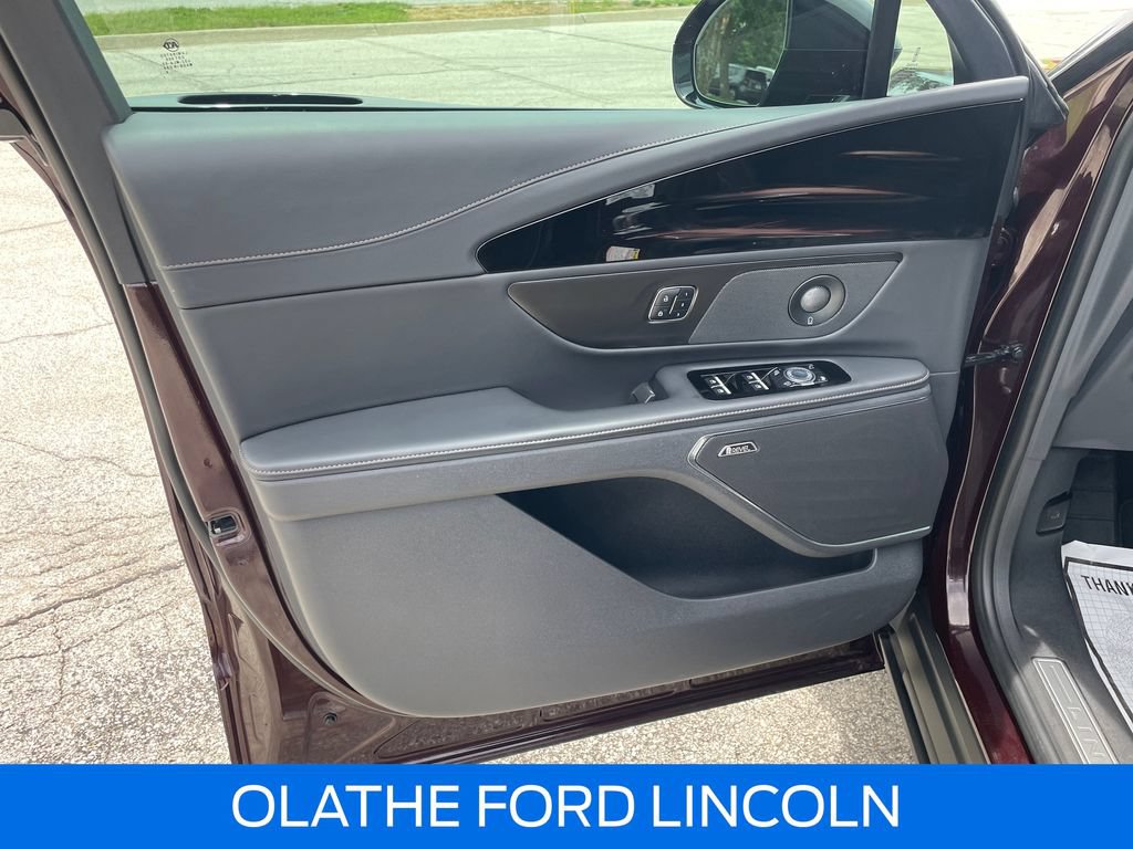 Used 2024 Lincoln Nautilus Reserve w/ Equipment Group 202A AWD/4WD image 15