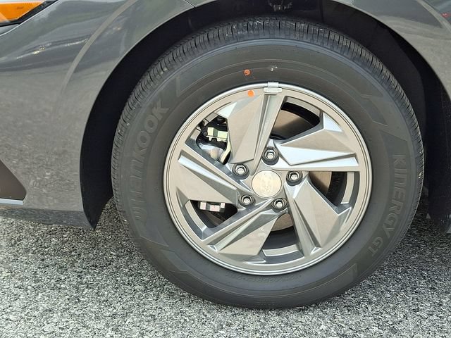 New 2026 Hyundai Elantra SE FWD image 18