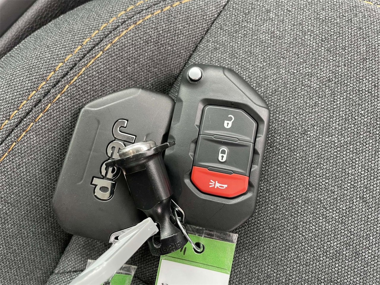 New 2025 Jeep Gladiator Sport image 34