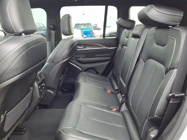 Used 2024 Jeep Grand Cherokee Overland w/ Trailer Tow Package image 26