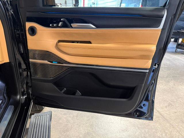 Certified 2025 Jeep Grand Wagoneer L Series III w/ Rear Seat Video Group 1 AWD/4WD image 7