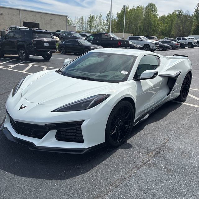 Used 2024 Chevrolet Corvette Z06 image 1