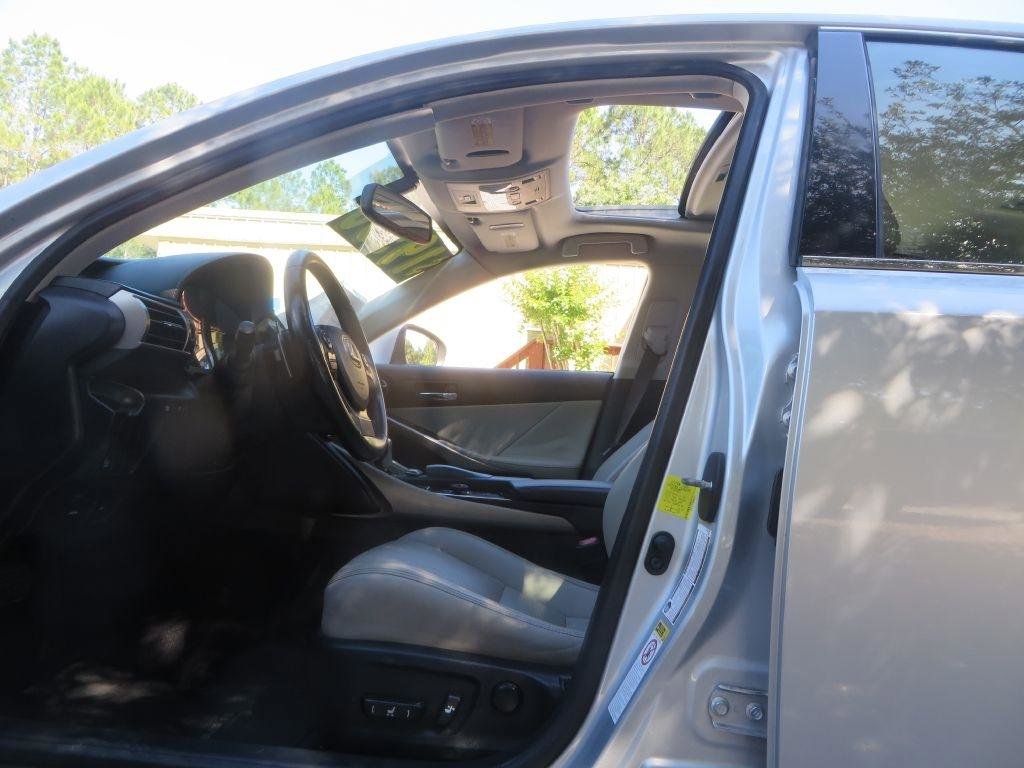 Used 2014 Lexus IS 250 AWD w/ Navigation Package image 10