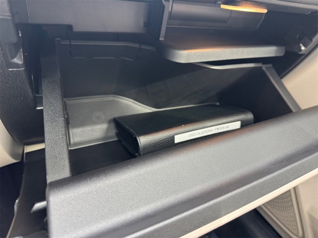 Used 2023 Mercedes-Benz GLB 250 4MATIC image 26