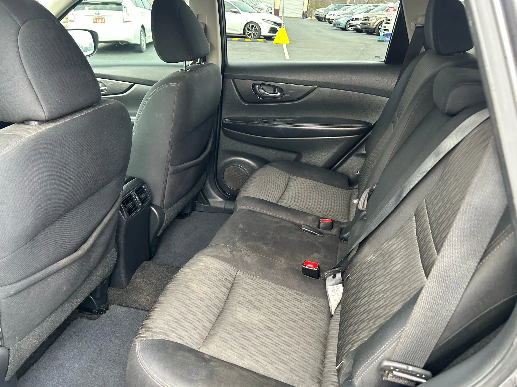 Used 2017 Nissan Rogue SV w/ Midnight Edition Package image 6