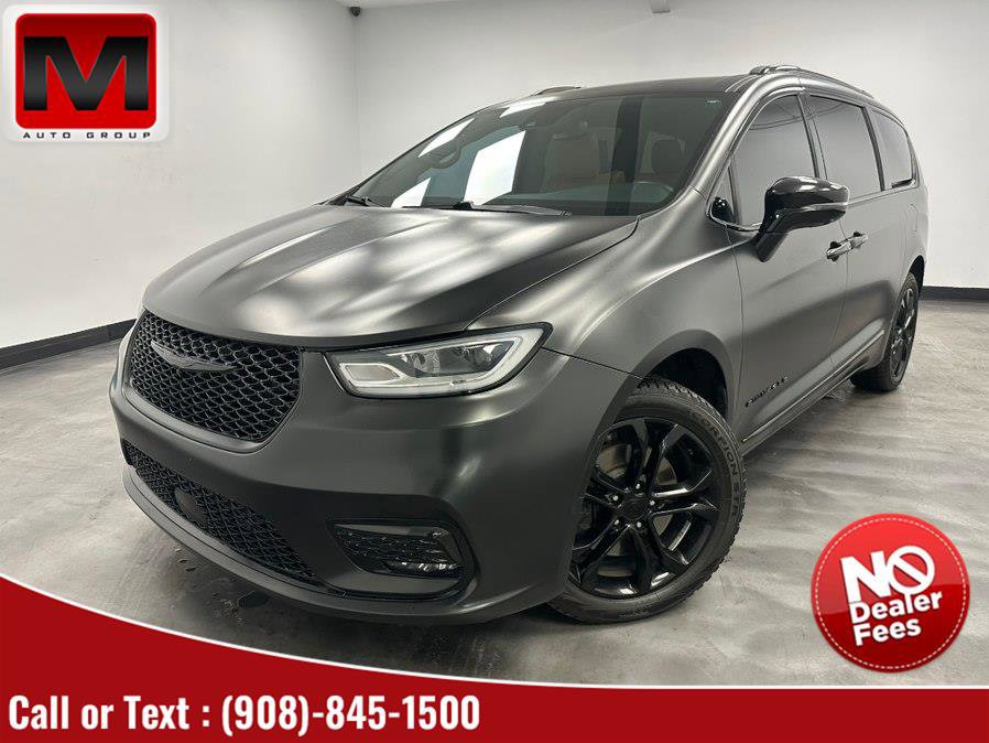 Used 2022 Chrysler Pacifica Pinnacle image 1