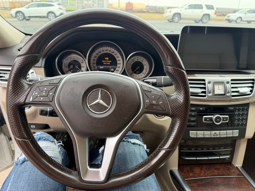 Used 2014 Mercedes-Benz E 350 Sedan image 19