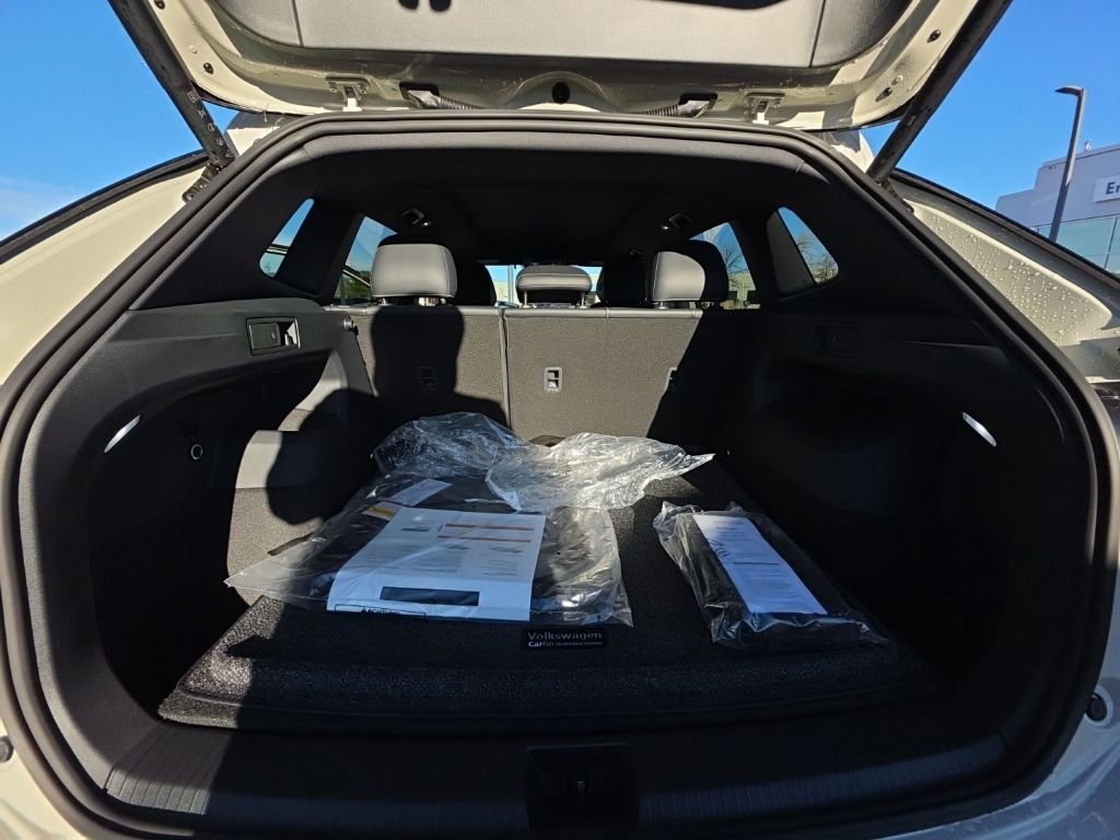 New 2026 Volkswagen Tiguan SE R-Line AWD/4WD image 20