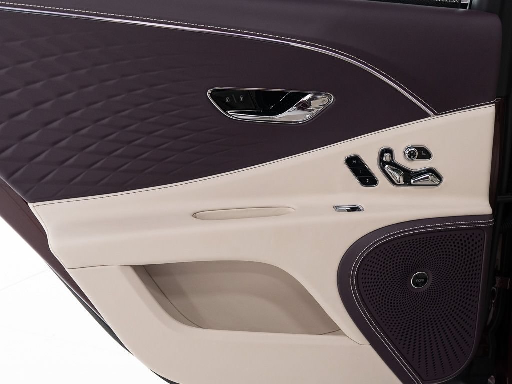 Used 2026 Bentley Flying Spur Plug-In Hybrid AWD/4WD image 22
