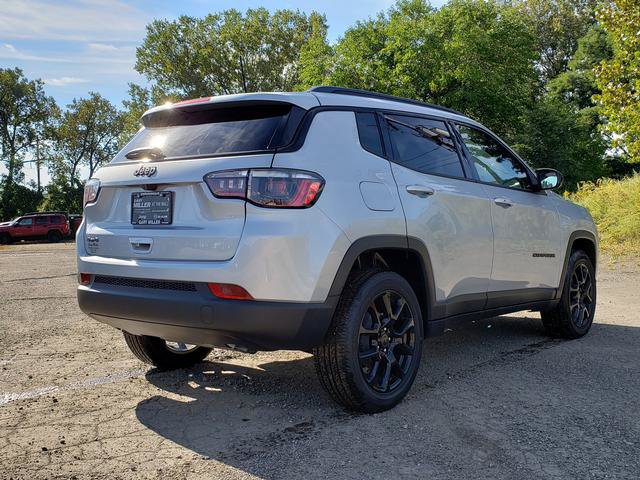 New 2026 Jeep Compass Latitude AWD/4WD image 3