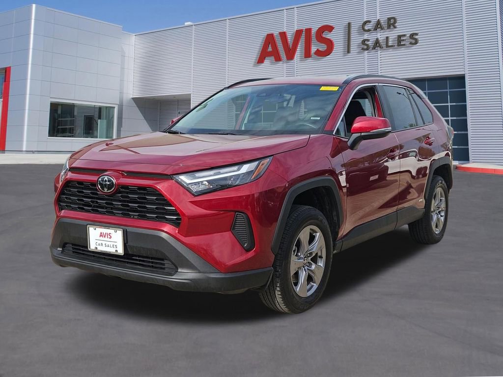 Used 2025 Toyota RAV4 XLE image 1