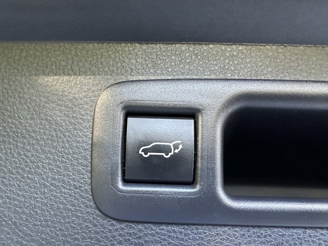 Used 2024 Toyota Highlander LE image 24