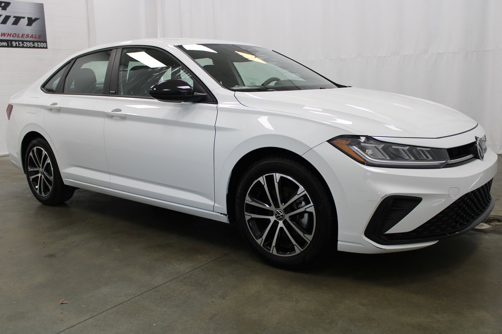 Used 2025 Volkswagen Jetta Sport FWD image 4