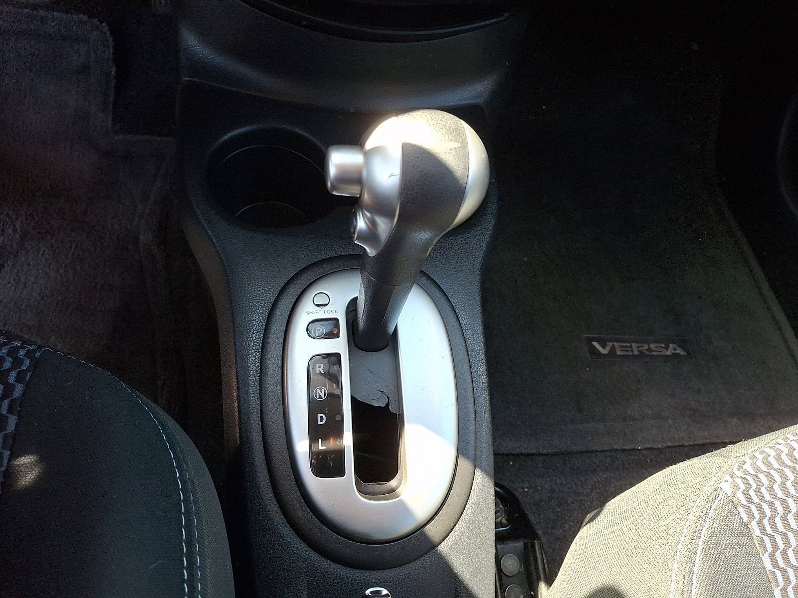 Used 2015 Nissan Versa Note SV FWD image 14