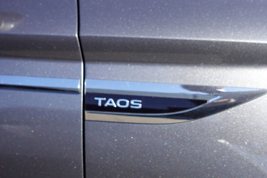 Used 2022 Volkswagen Taos SEL w/ Panoramic Sunroof Package image 6