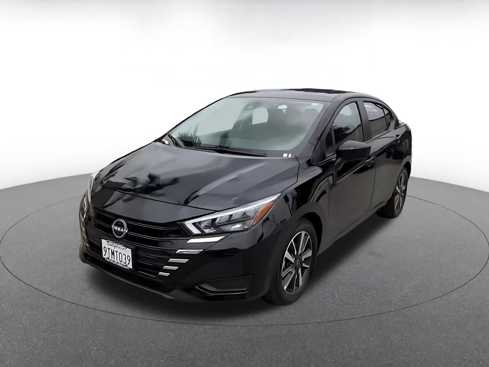 Used 2025 Nissan Versa SV FWD image 7
