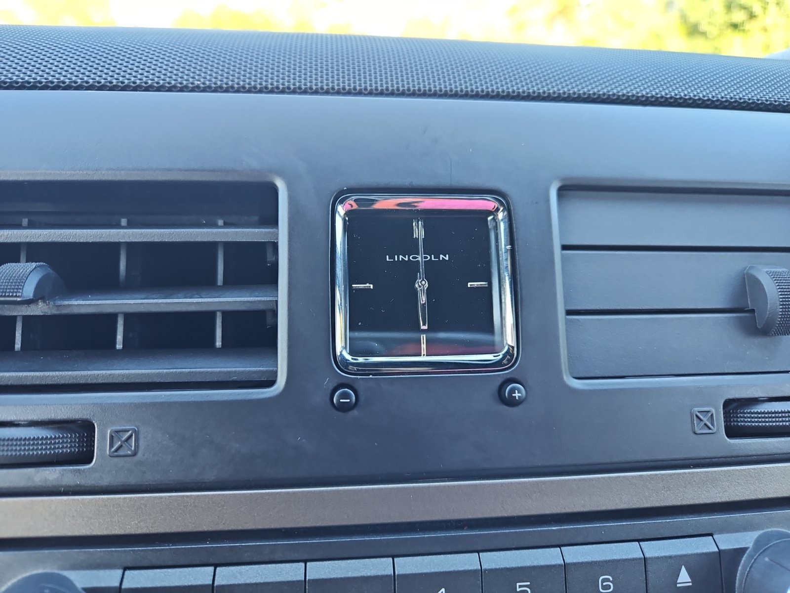 Used 2013 Lincoln Navigator 2WD image 24