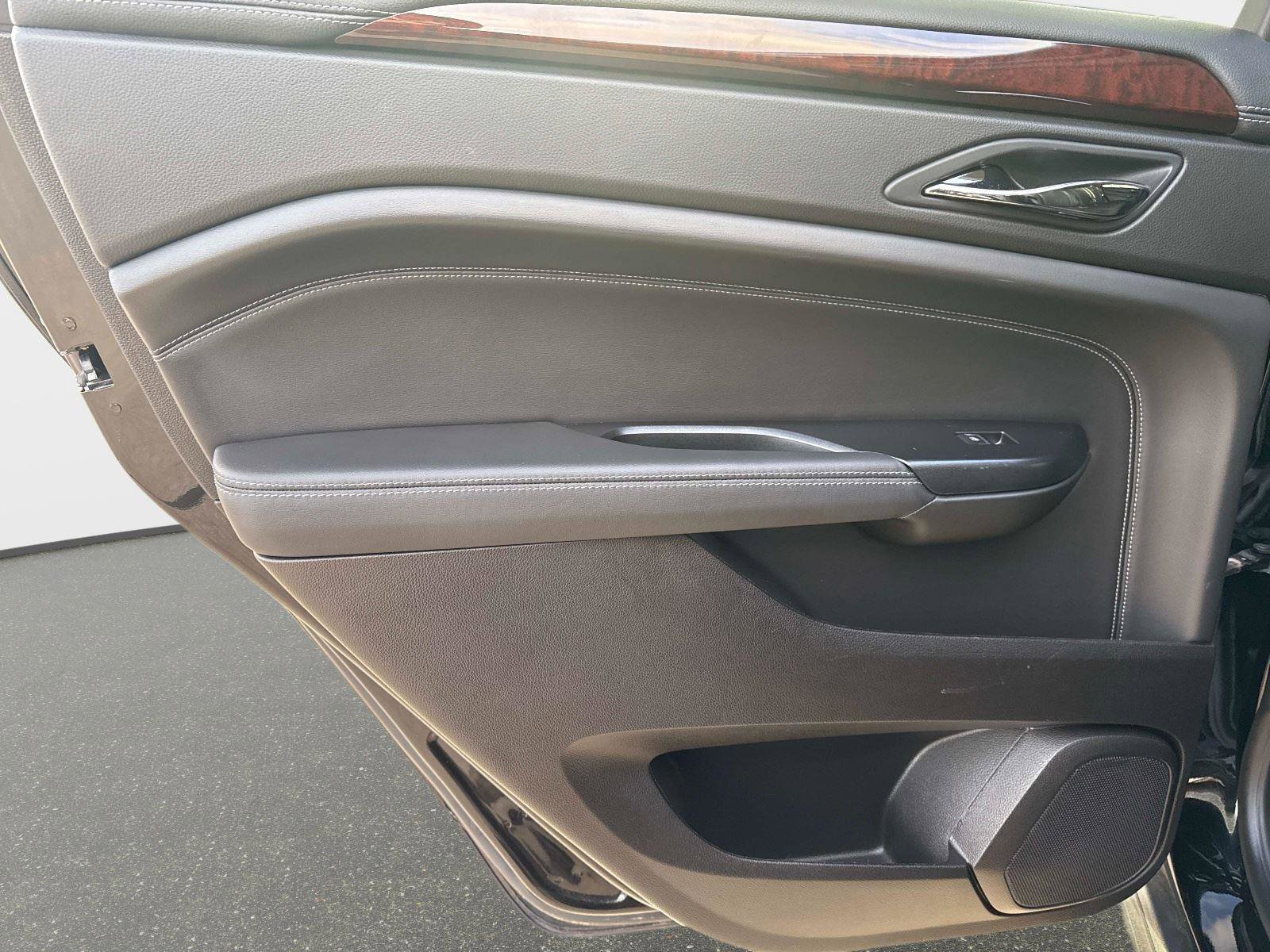 Used 2016 Cadillac SRX Luxury w/ Driver Awareness Package image 11