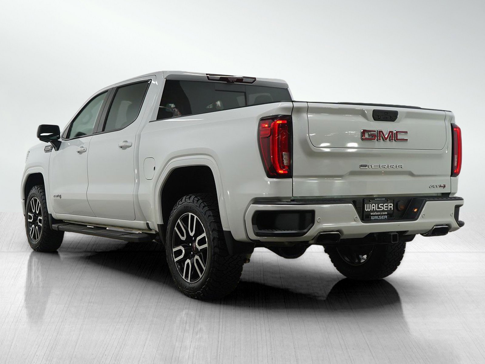 Used 2020 GMC Sierra 1500 AT4 w/ AT4 Premium Package image 3