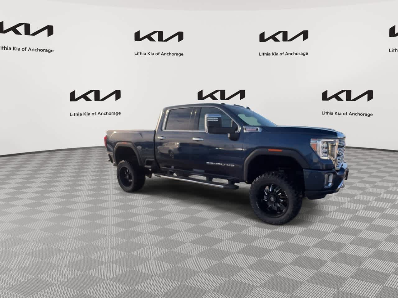 Used 2021 GMC Sierra 2500 Denali w/ Denali Ultimate Package AWD/4WD image 3