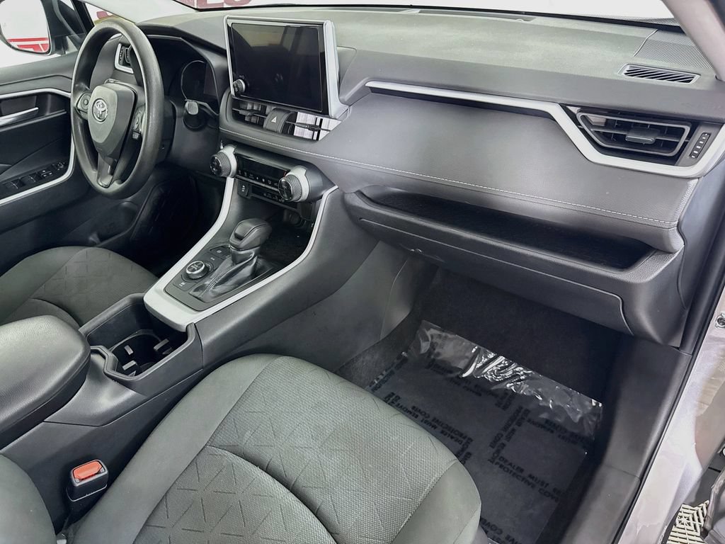Used 2023 Toyota RAV4 XLE AWD/4WD image 30