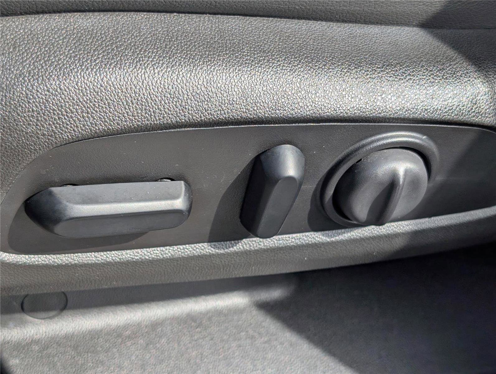 Used 2021 GMC Acadia Denali w/ Denali Ultimate Package image 22